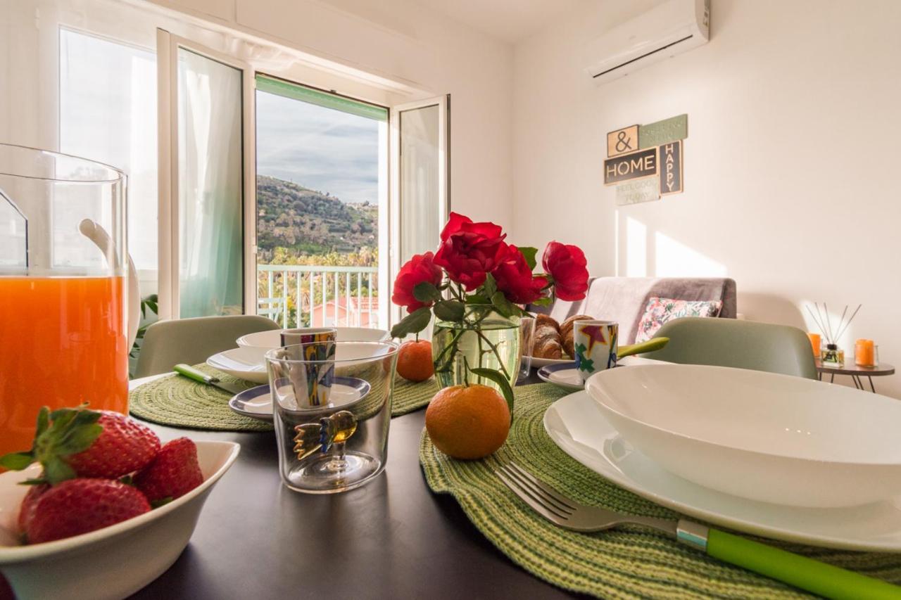 Casa Acqua Marina - 1 Min From The Sea, Wi-Fi & Air Conditioning, Sea View Balcony Bordighera Kültér fotó